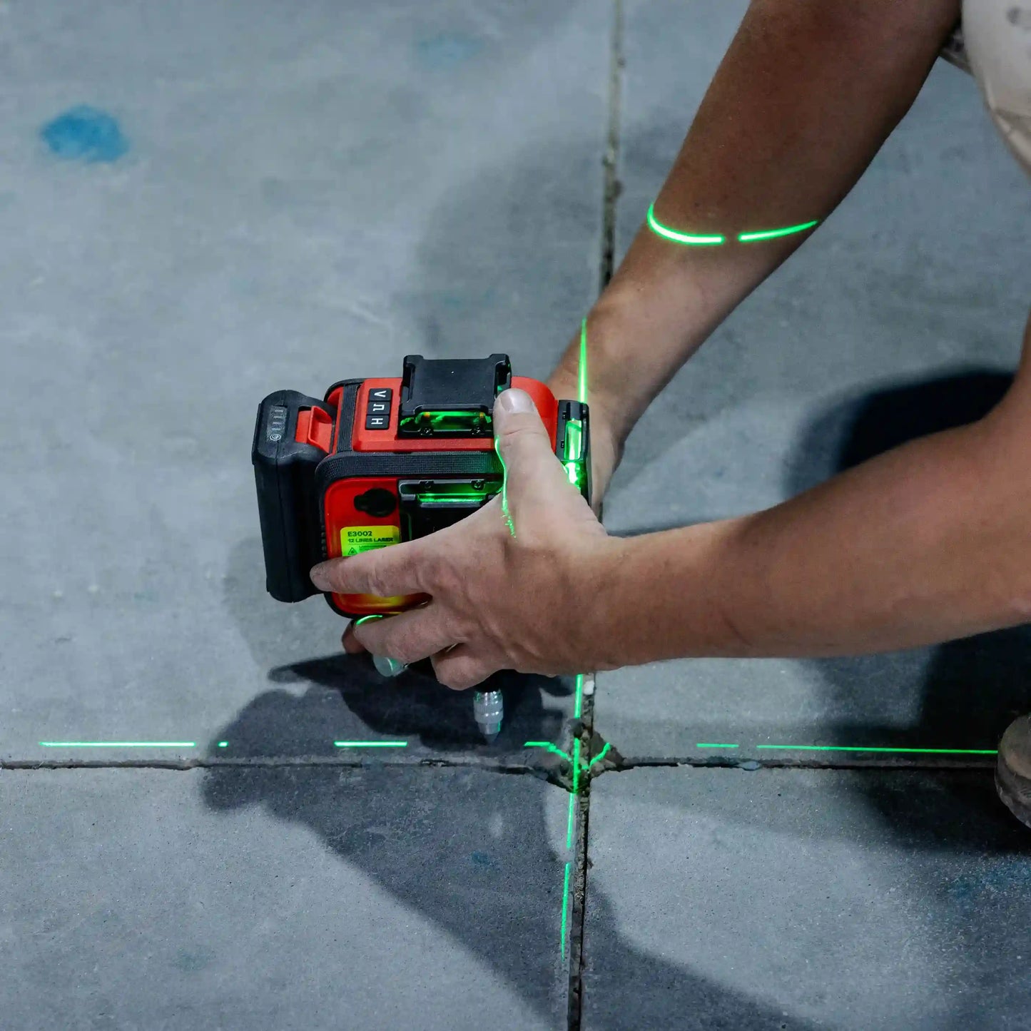 E3002 3D Laserski Nivelir sa 12 Linija i Baterijom od 3000mAh