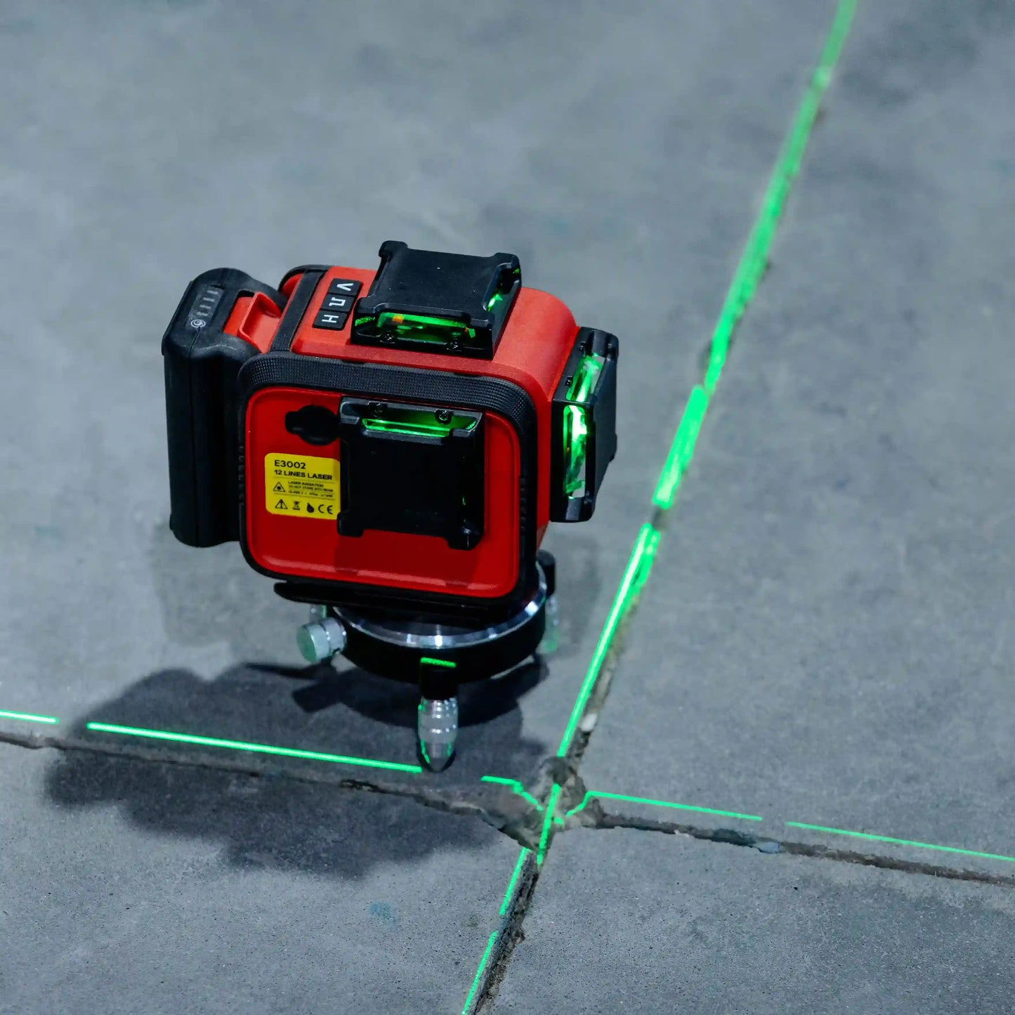 E3002 3D Laserski Nivelir sa 12 Linija i Baterijom od 3000mAh