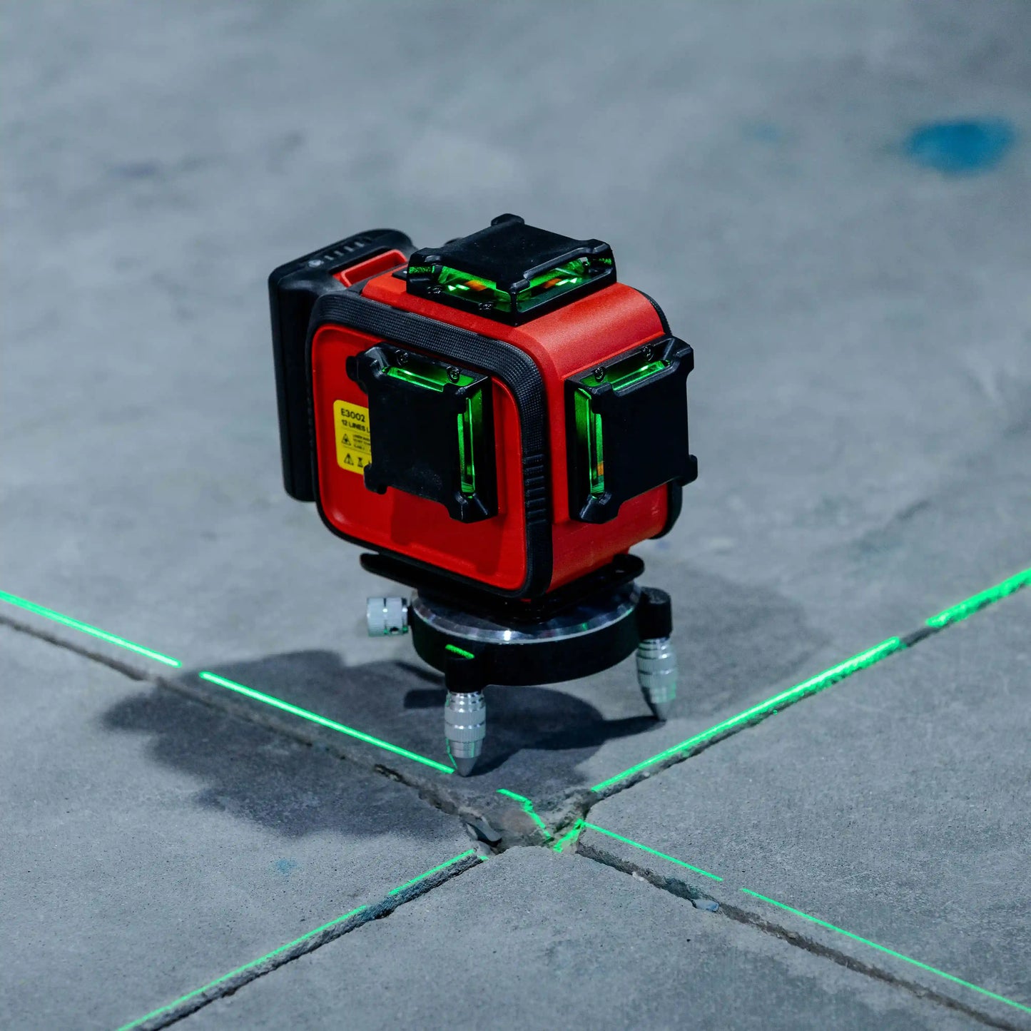 E3002 3D Laserski Nivelir sa 12 Linija i Baterijom od 3000mAh