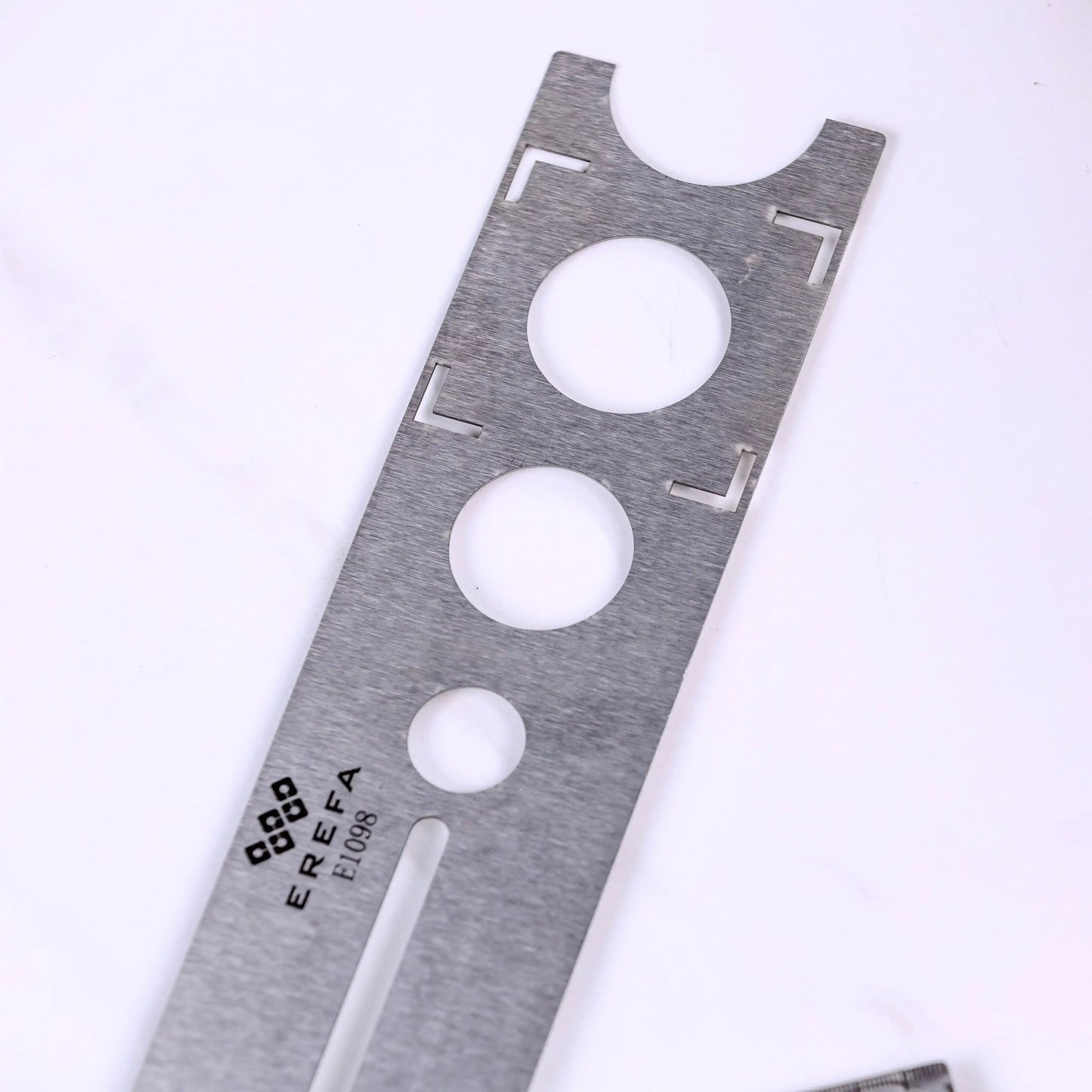 E1098 Podesivi set lokatora za pločice – 100 komada za precizan rad