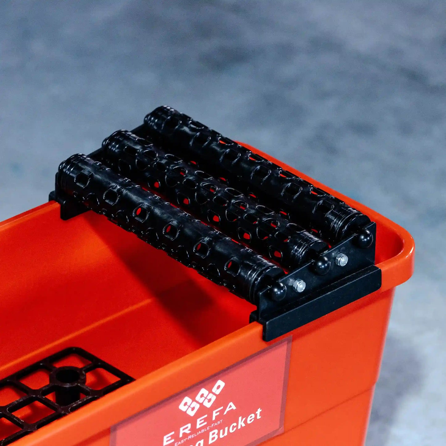 E2017 Profesionalna kanta za fugovanje sa valjcima, 20L