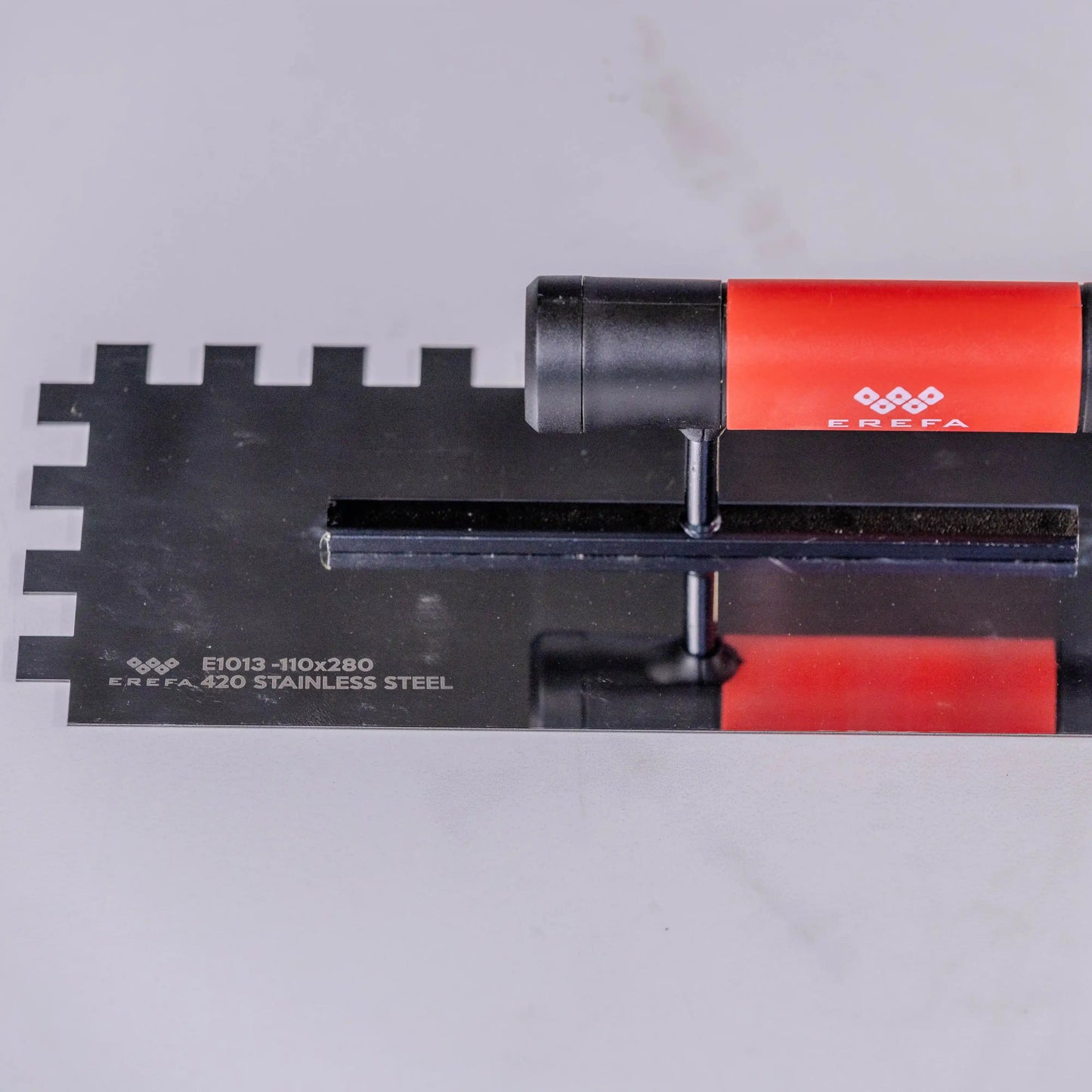 EREFA E1013 Nerđajuća gleterica za lepak – 12mm zubi