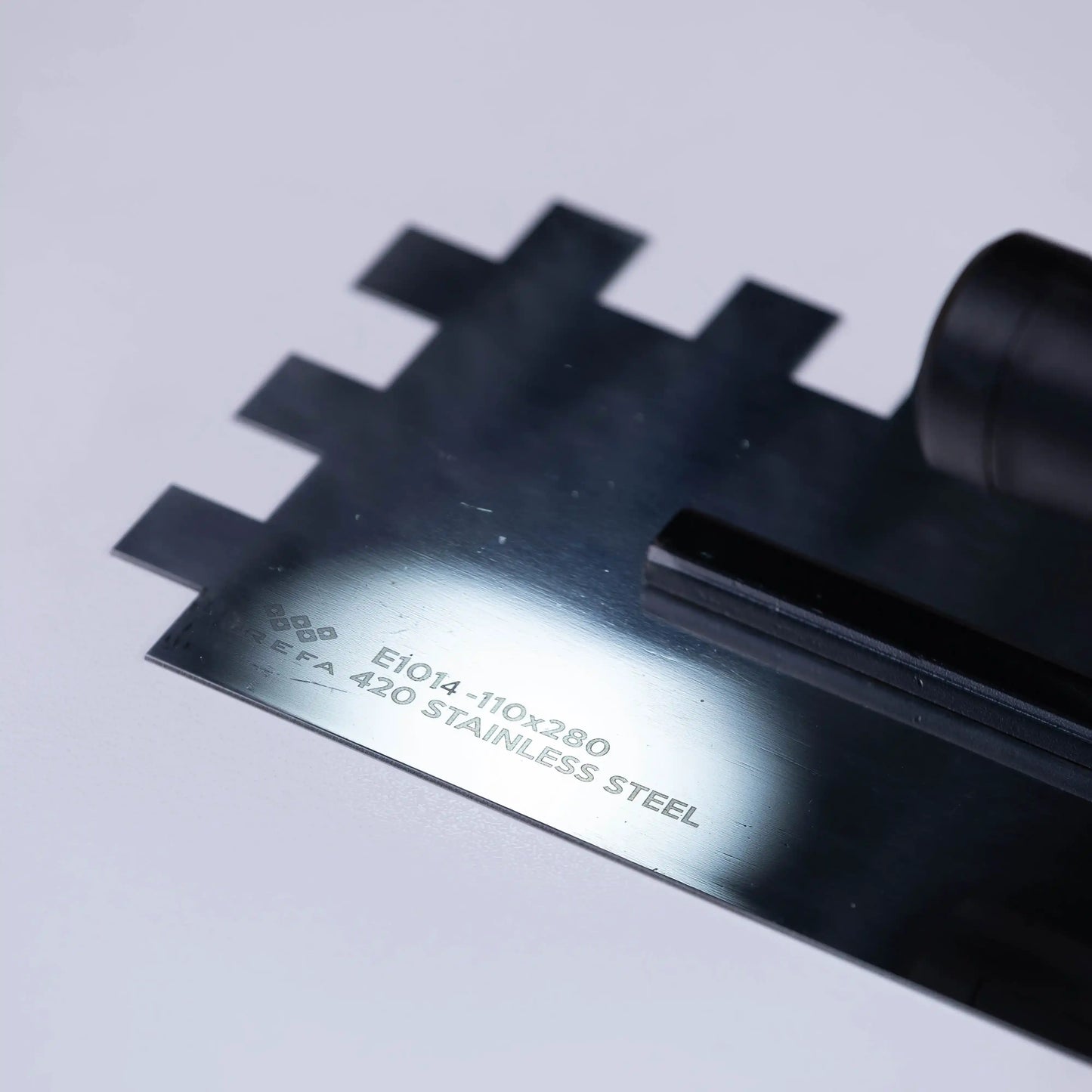 EREFA E1014 Zupčasta Gletarica od Nerđajućeg Čelika (15mm)